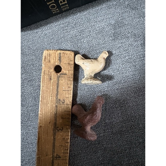 Vintage Rubber Chicken Figurines Primitive Farm Folk Art Style Set 3 Miniatures - Picture 4 of 7